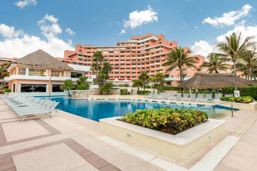Omni Cancún Hotel & Villas
